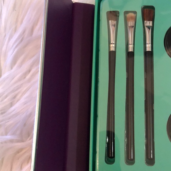 MAX STUDIO eyeshadow gift set NWT - Picture 4 of 5